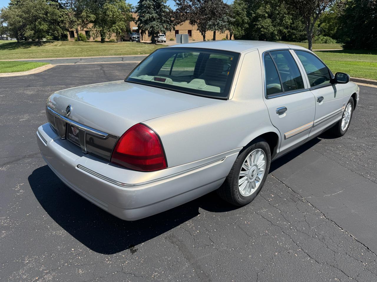 Mercury Grand Marquis LS 2010