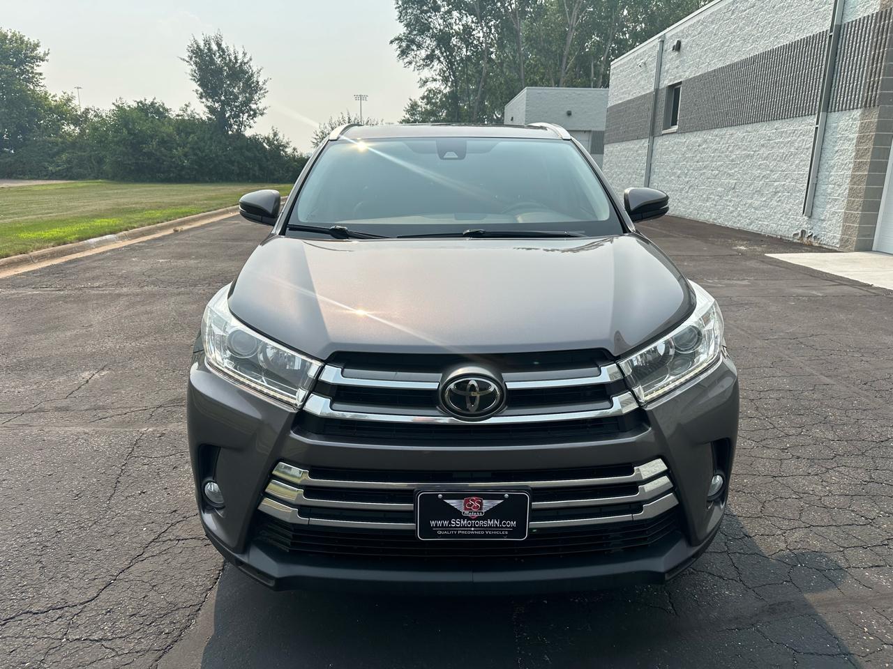 Toyota Highlander XLE AWD V6 2019