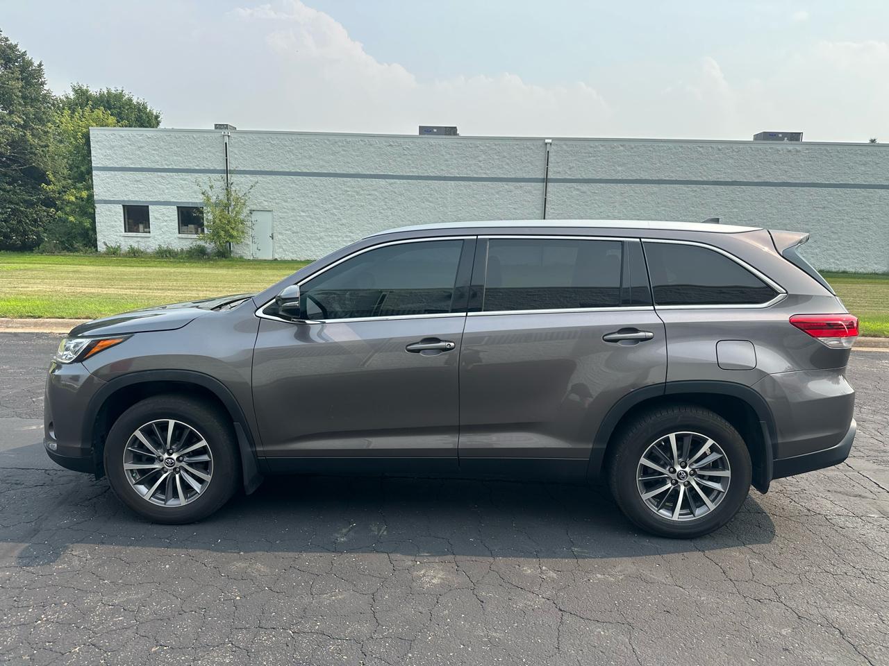 Toyota Highlander XLE AWD V6 2019