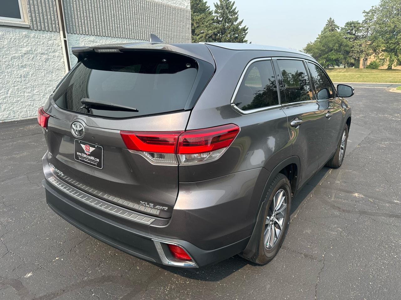 Toyota Highlander XLE AWD V6 2019