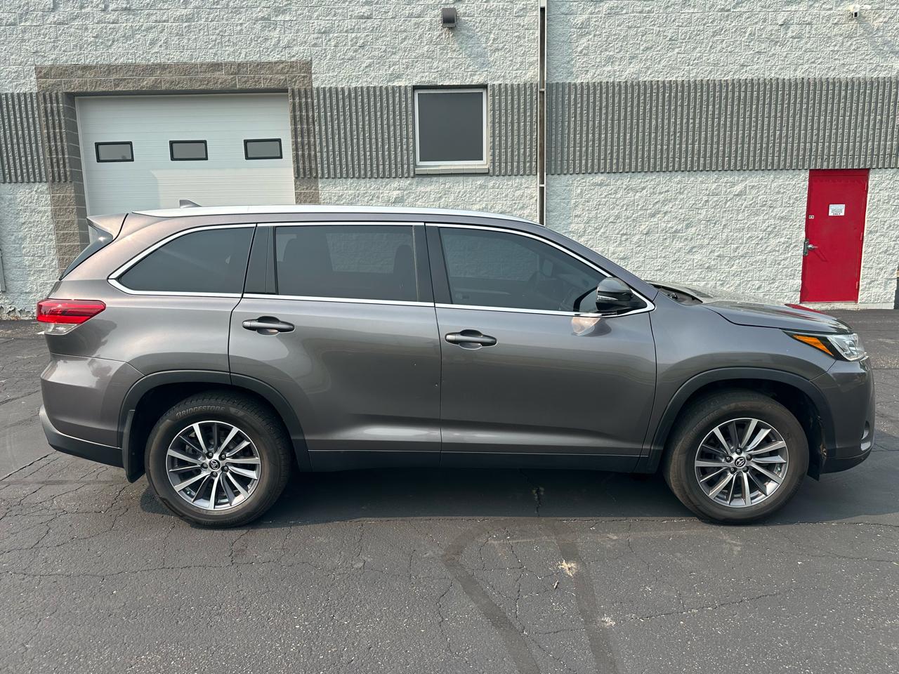 Toyota Highlander XLE AWD V6 2019