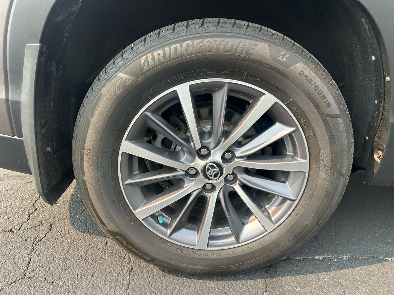 Toyota Highlander XLE AWD V6 2019