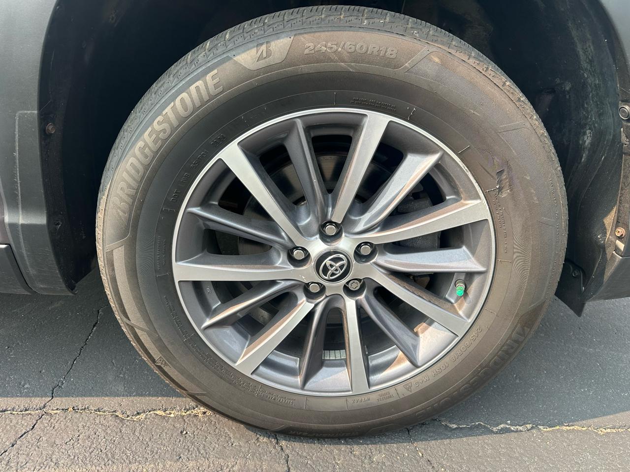 Toyota Highlander XLE AWD V6 2019