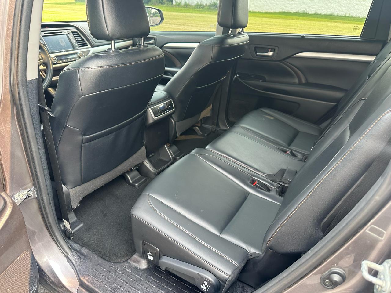 Toyota Highlander XLE AWD V6 2019