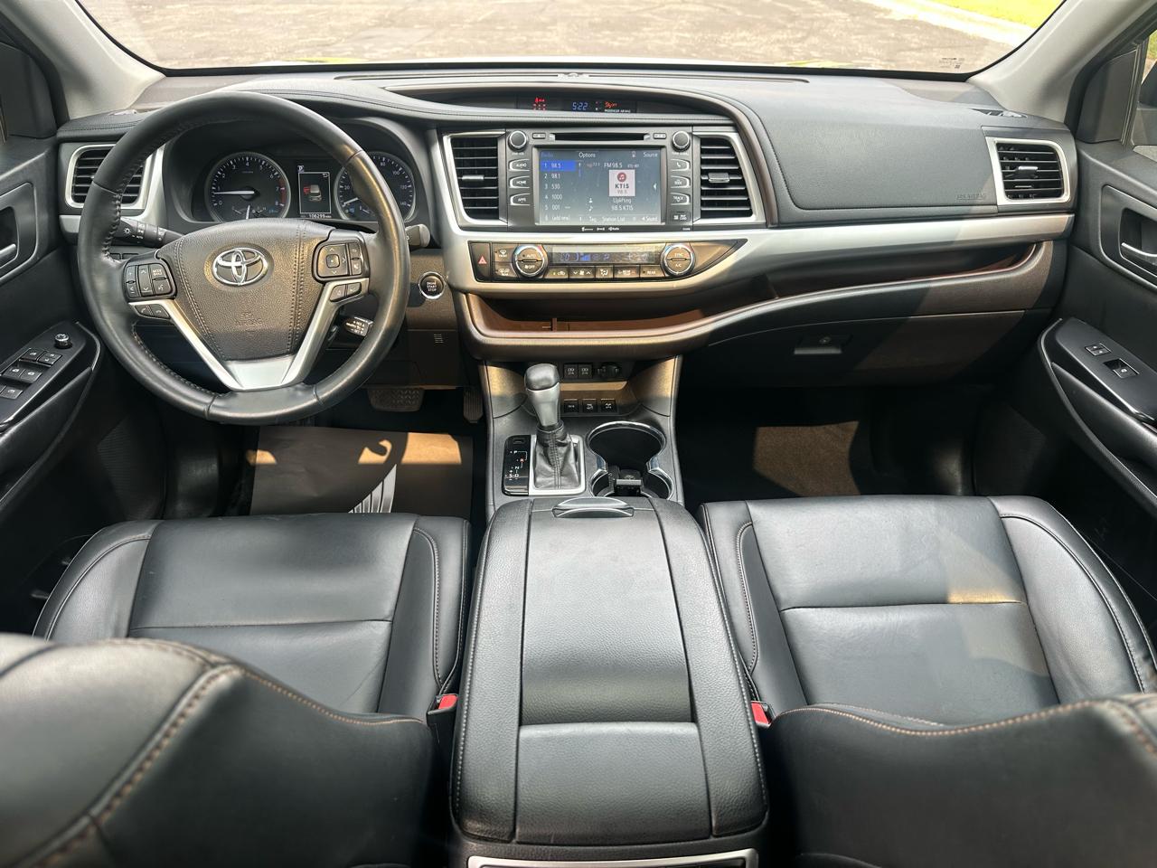 Toyota Highlander XLE AWD V6 2019