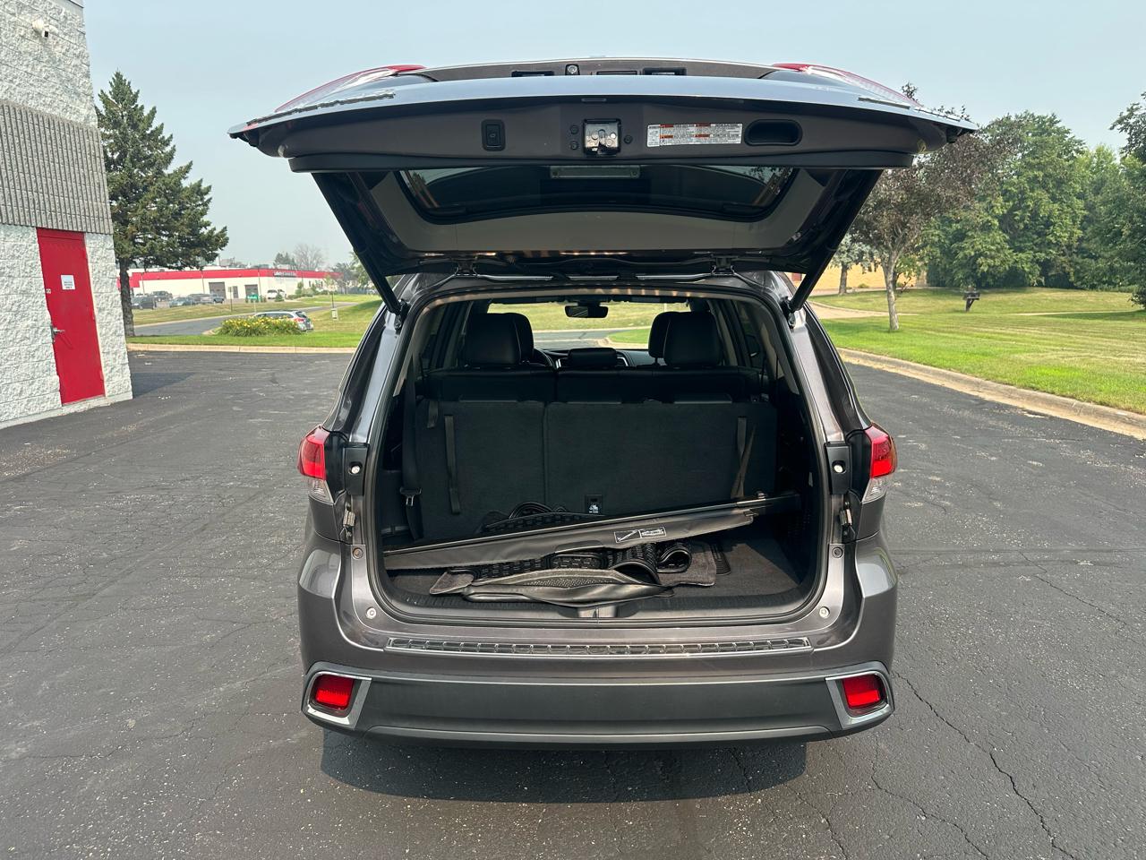 Toyota Highlander XLE AWD V6 2019