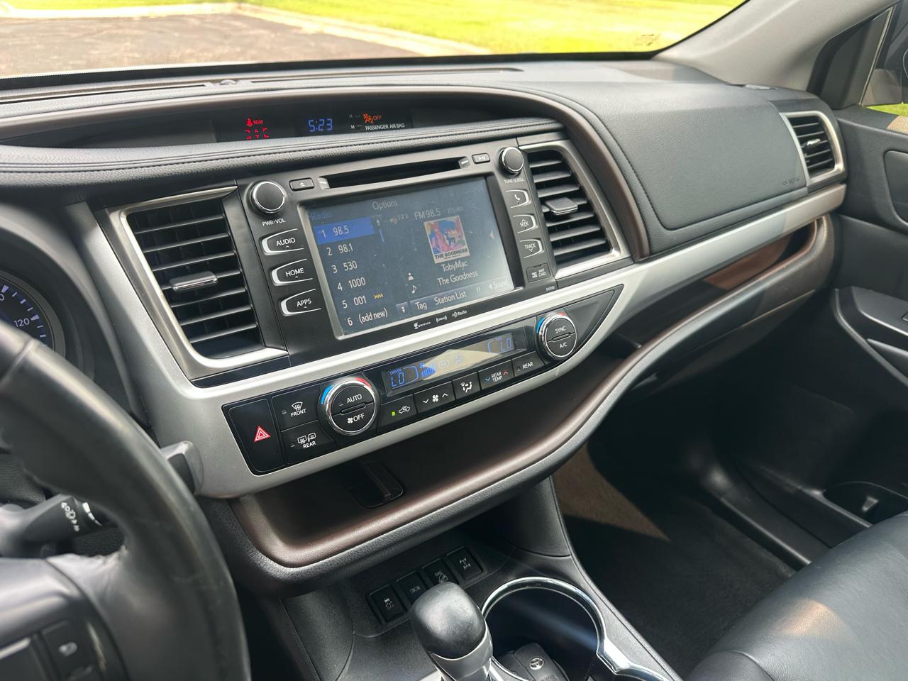 Toyota Highlander XLE AWD V6 2019