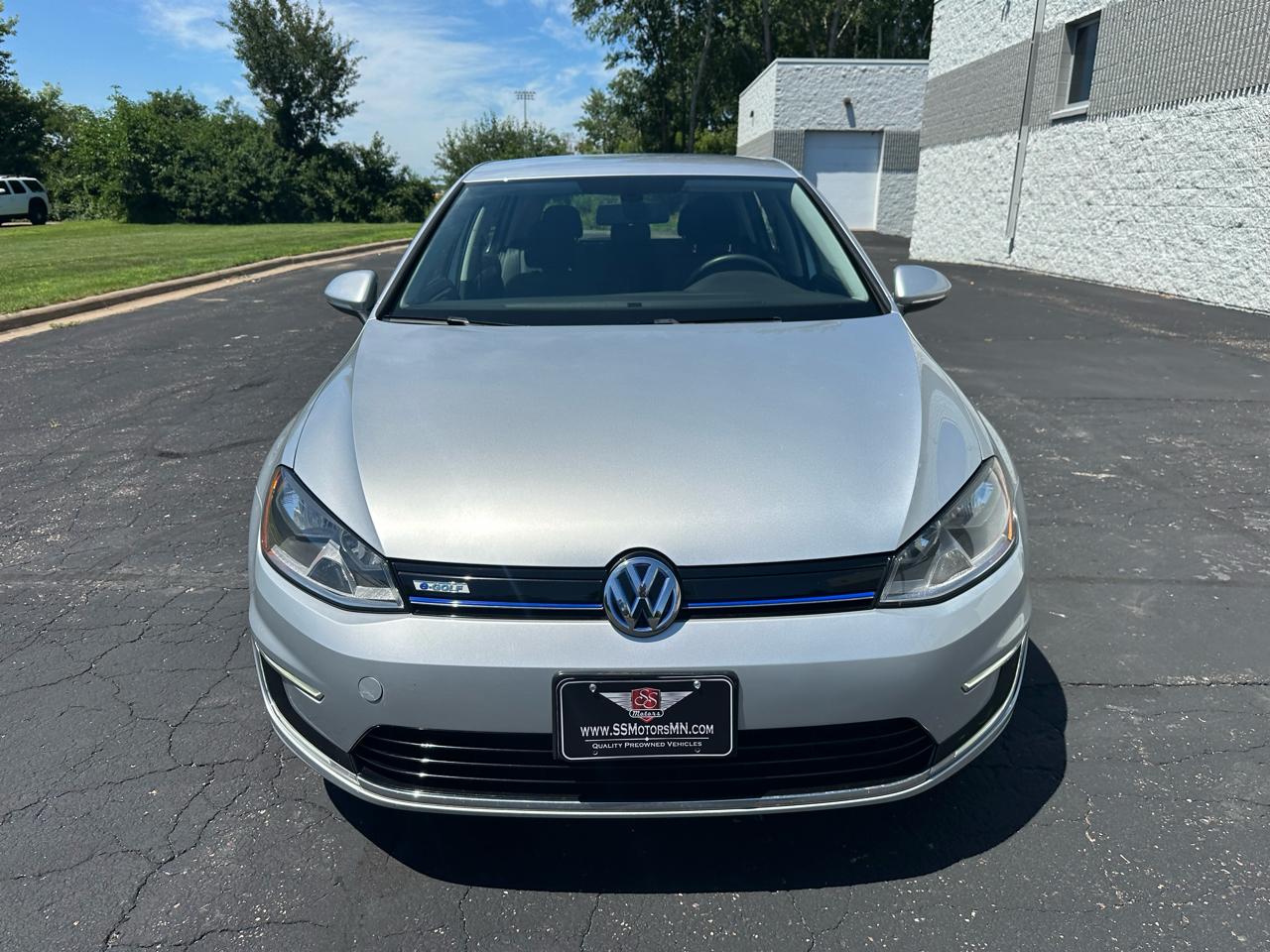 Volkswagen e-Golf SE 2016