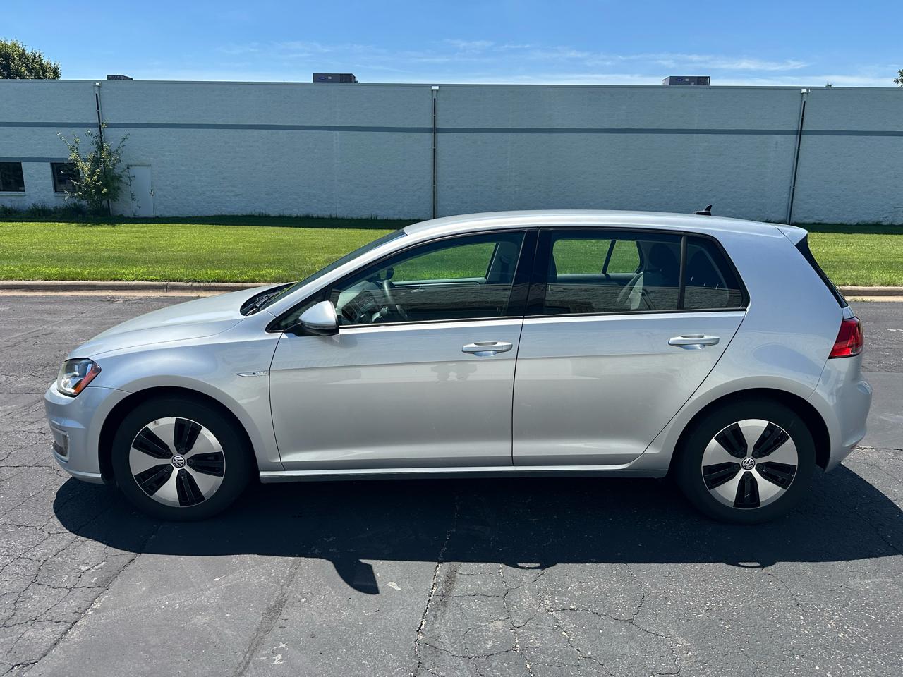 Volkswagen e-Golf SE 2016