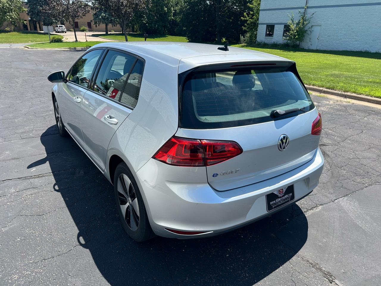 Volkswagen e-Golf SE 2016