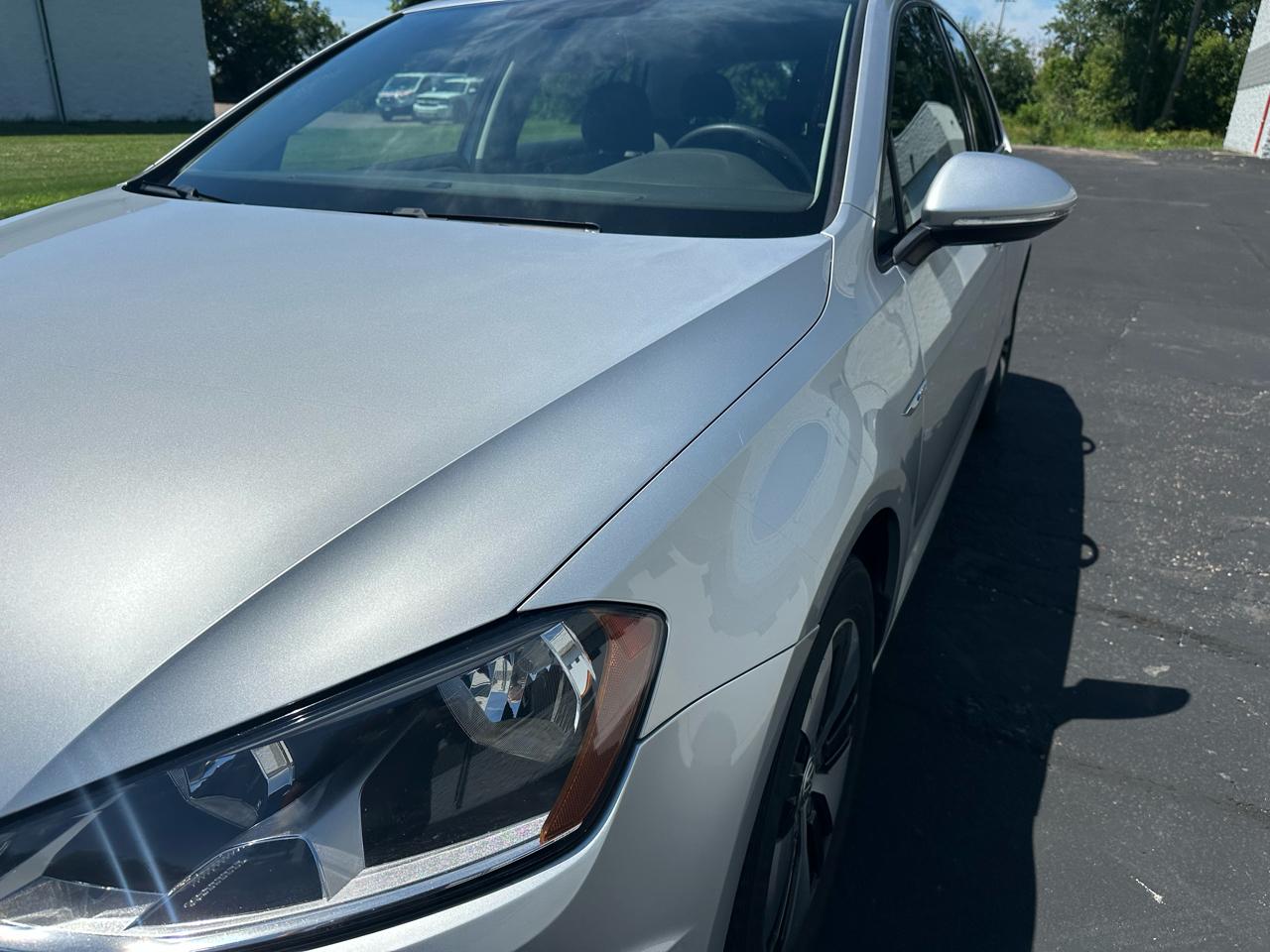 Volkswagen e-Golf SE 2016