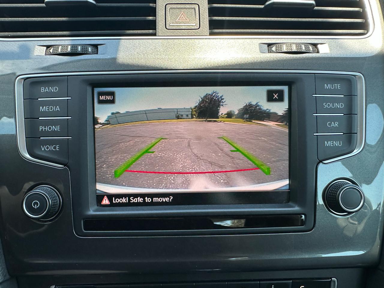 Volkswagen e-Golf SE 2016