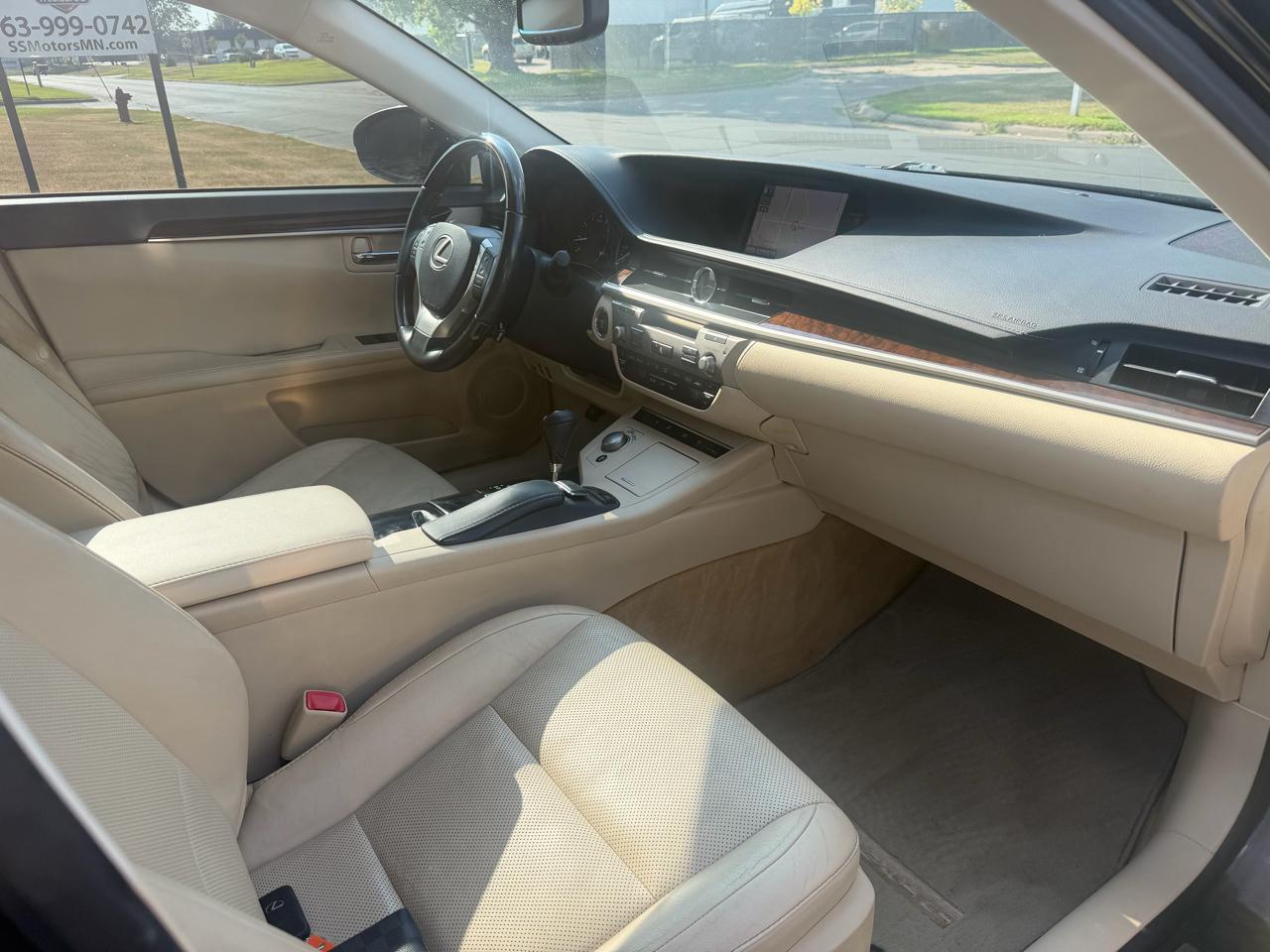 Lexus ES  2014