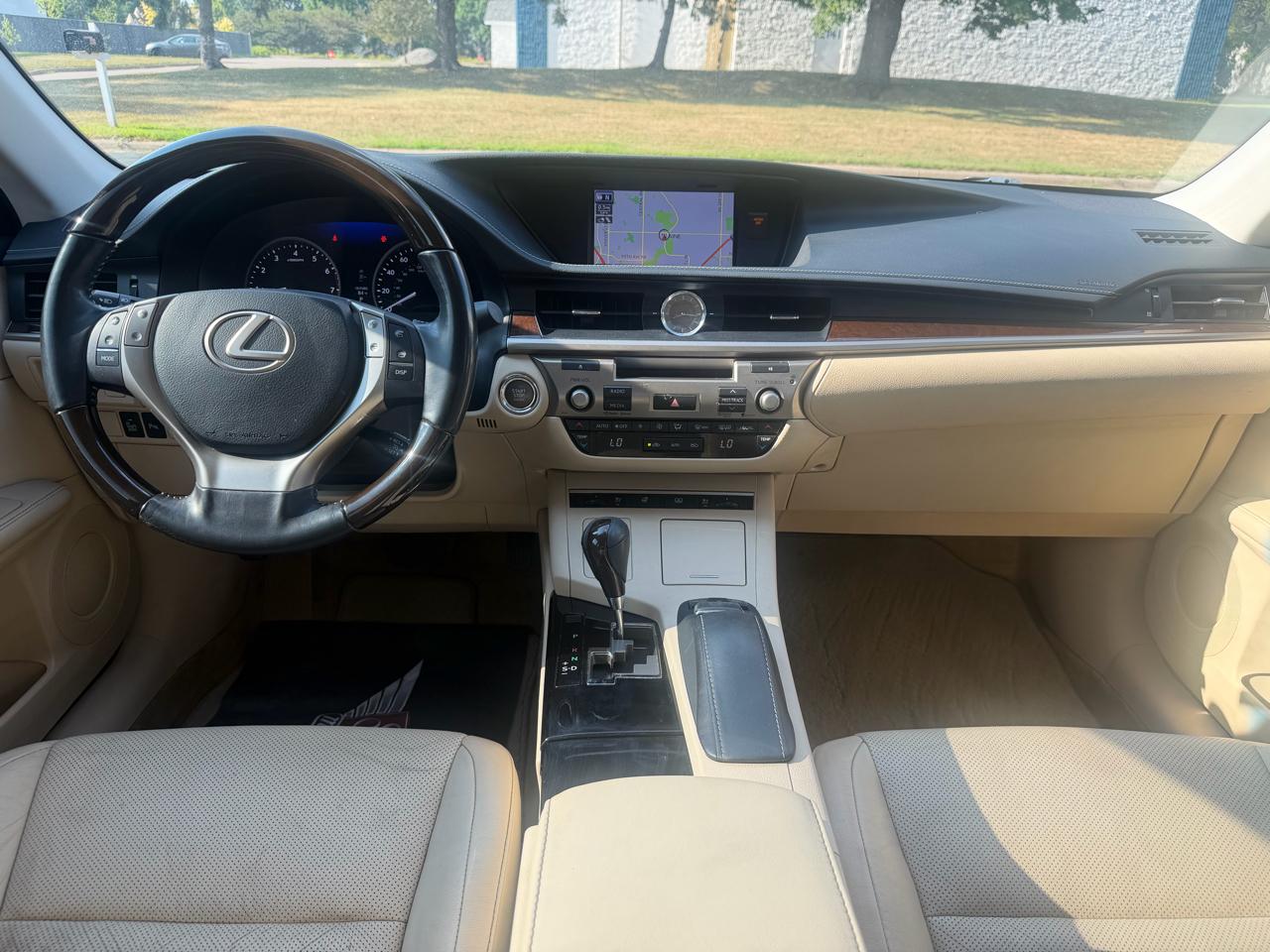 Lexus ES  2014