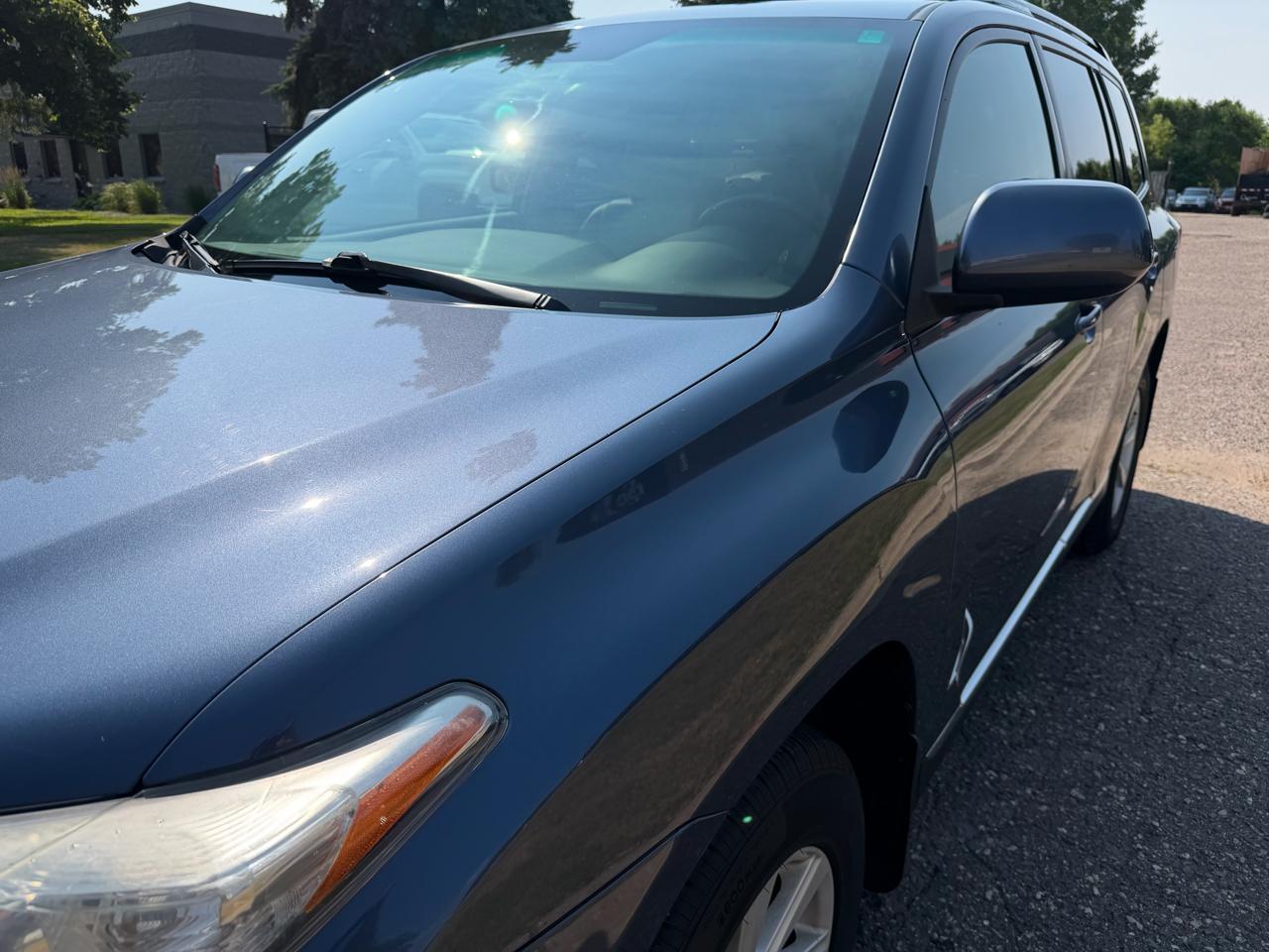 Toyota Highlander Base 4WD 2013
