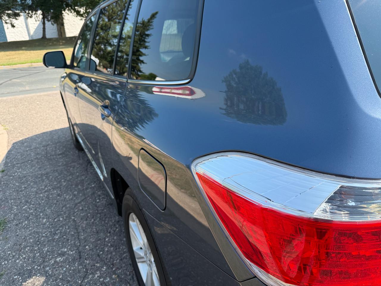 Toyota Highlander Base 4WD 2013