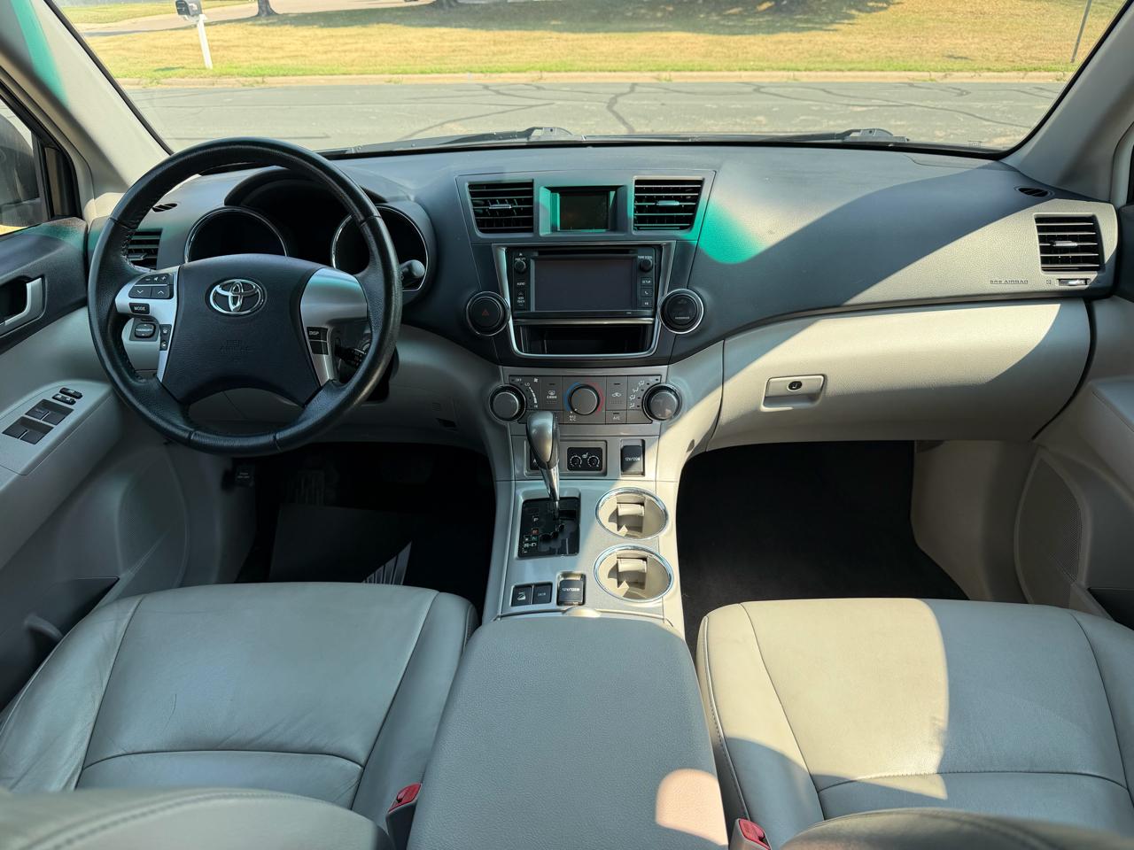 Toyota Highlander Base 4WD 2013