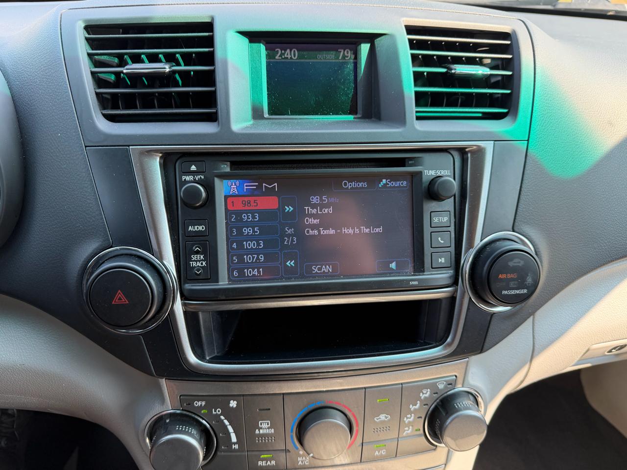 Toyota Highlander Base 4WD 2013