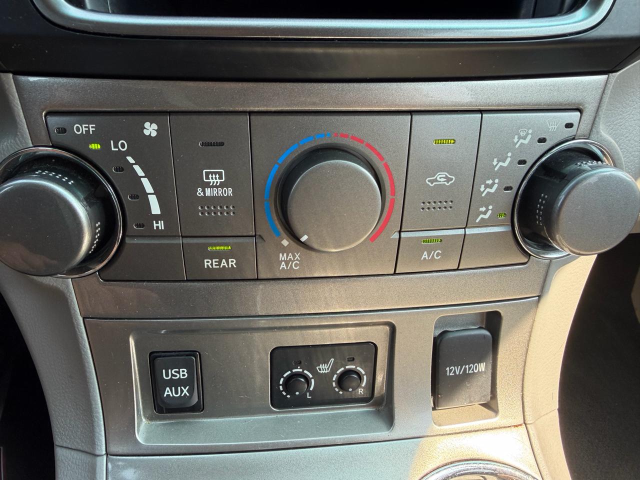 Toyota Highlander Base 4WD 2013