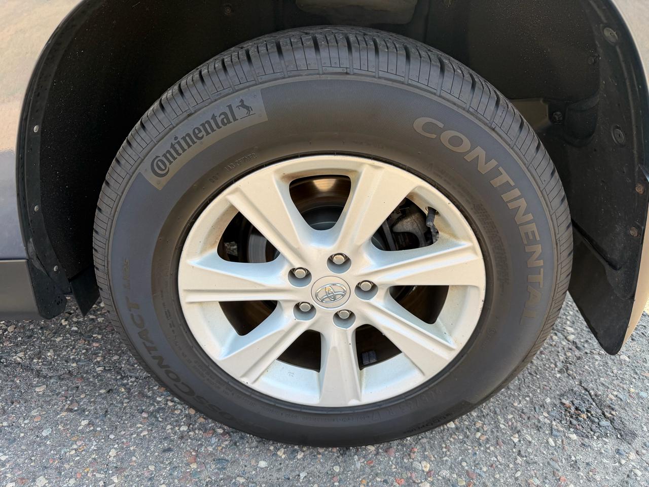 Toyota Highlander Base 4WD 2013