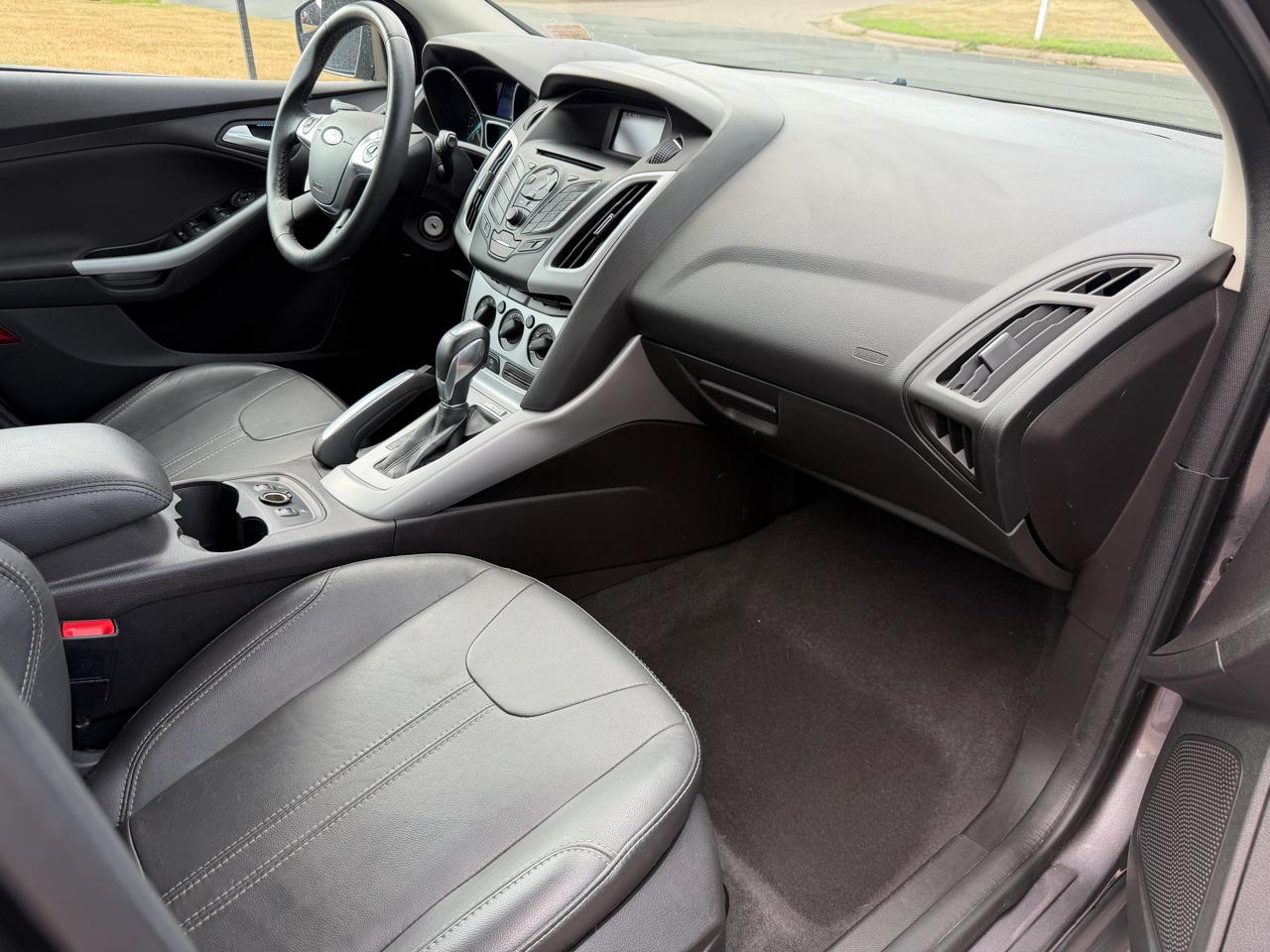 Ford Focus SE Hatch 2014