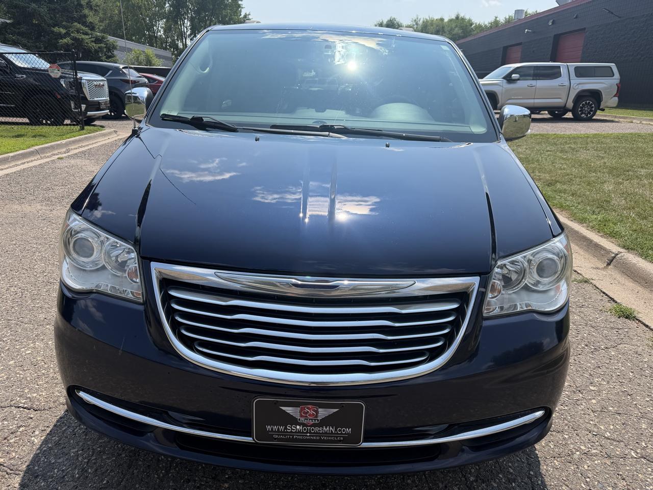Chrysler Town & Country Limited Platinum 2016