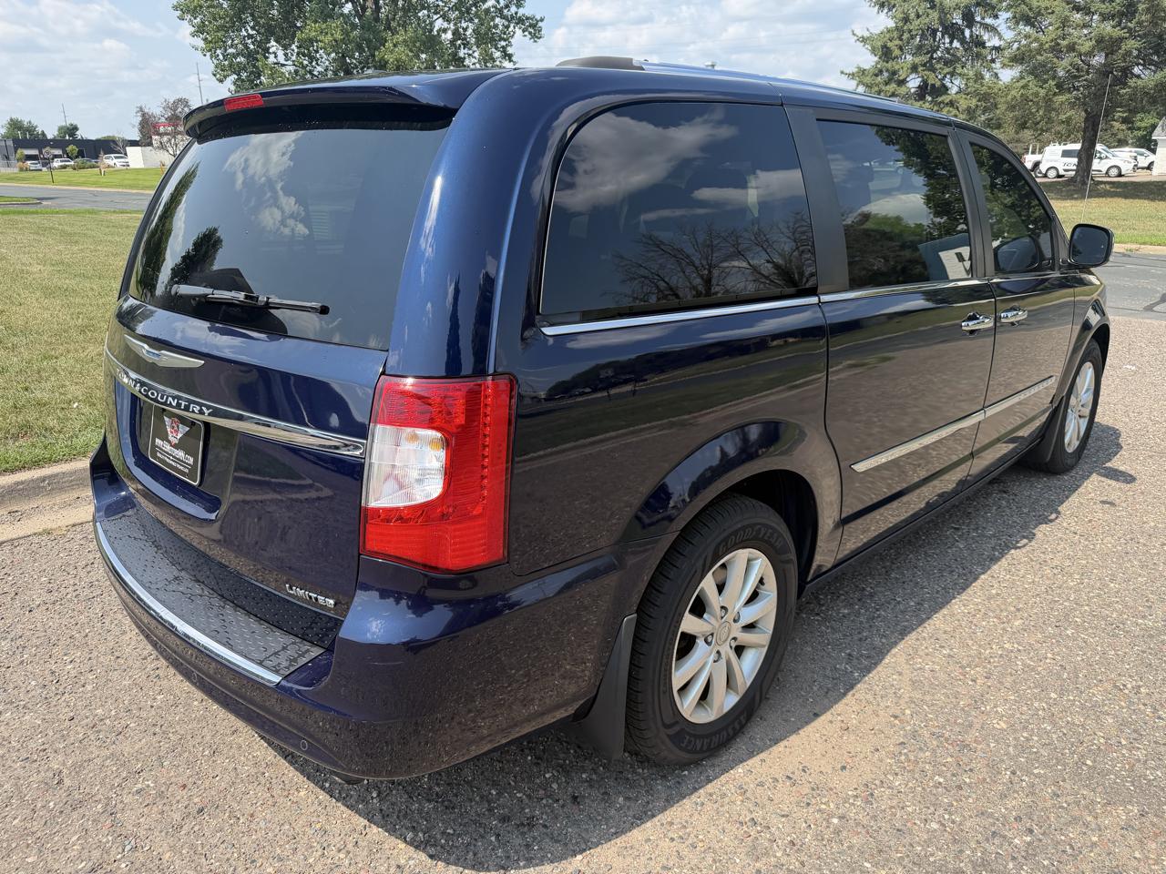 Chrysler Town & Country Limited Platinum 2016