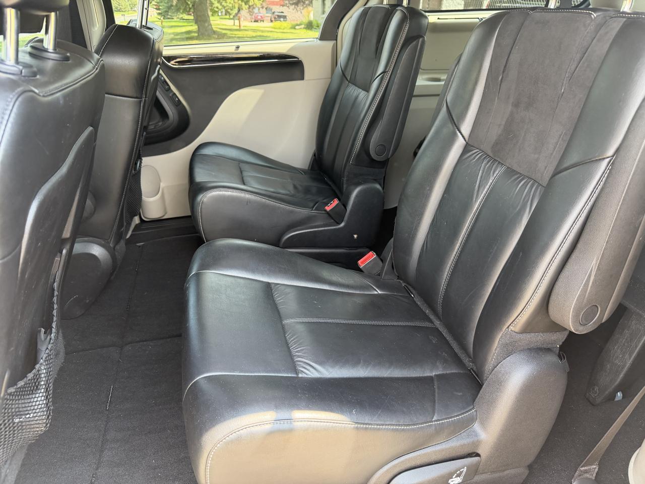Chrysler Town & Country Limited Platinum 2016