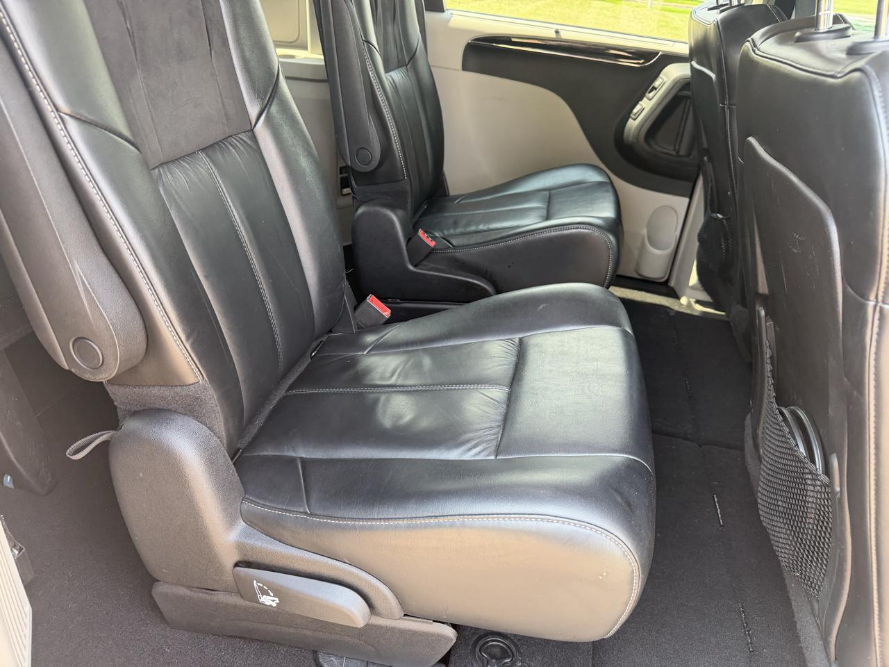 Chrysler Town & Country Limited Platinum 2016