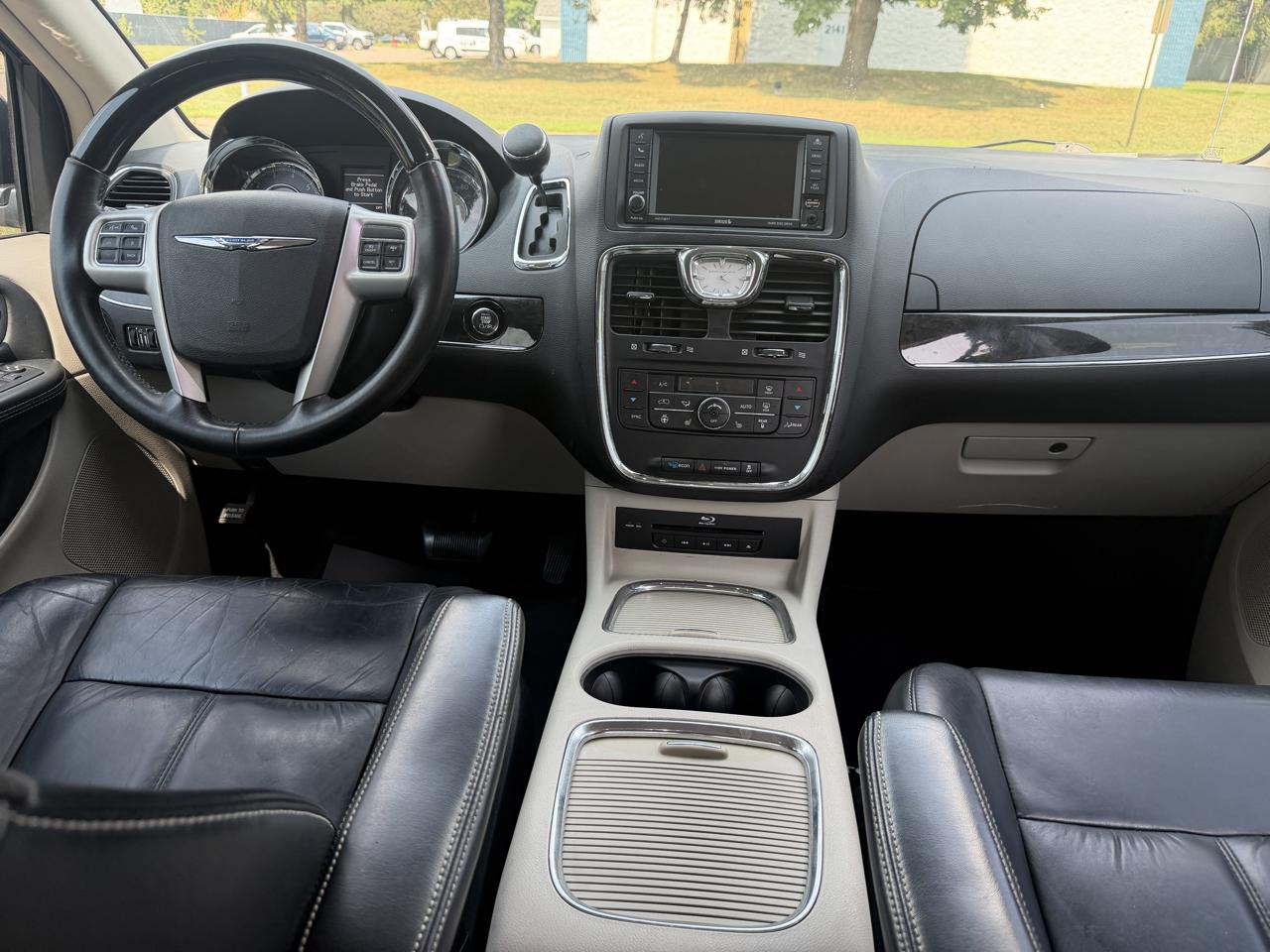 Chrysler Town & Country Limited Platinum 2016