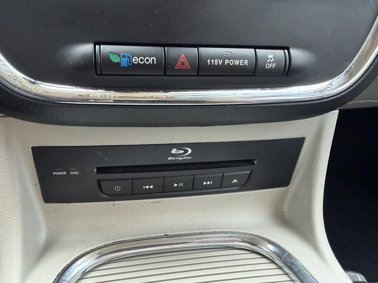 Chrysler Town & Country Limited Platinum 2016