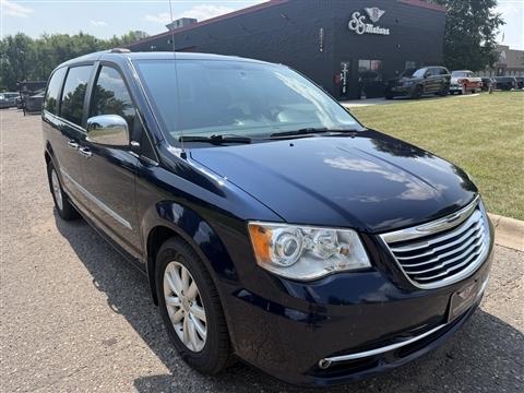 2016 Chrysler Town & Country Limited Platinum