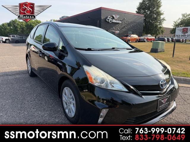 2014 Toyota Prius v Three FWD