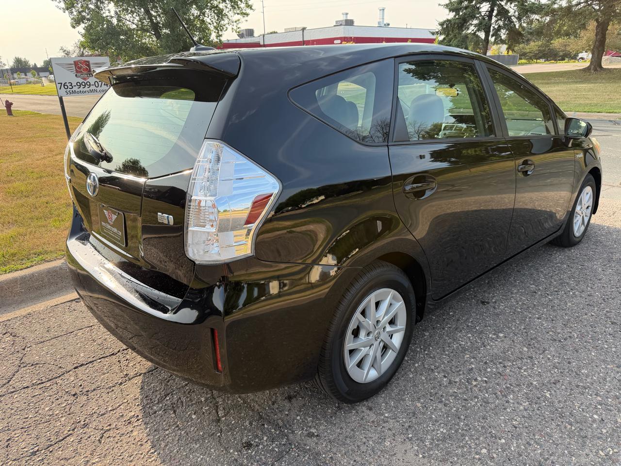 Toyota Prius V Three 2014