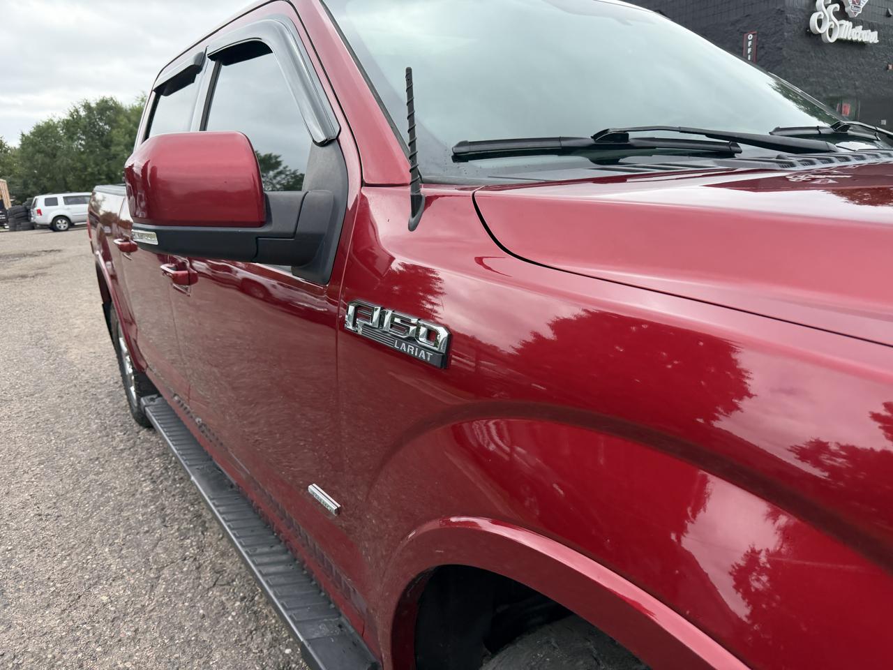 Ford F-150 Lariat SuperCrew 4WD 2017