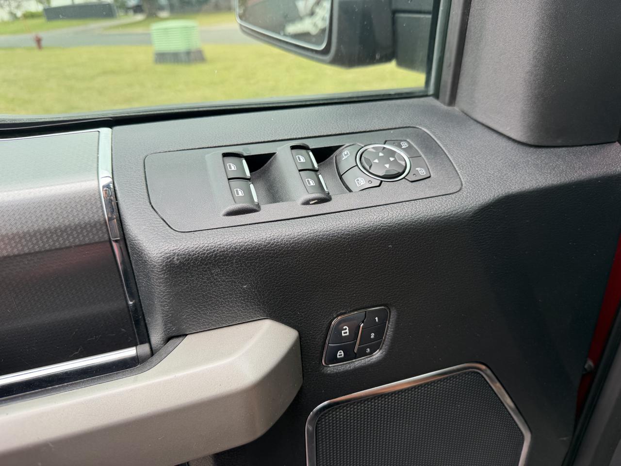 Ford F-150 Lariat SuperCrew 4WD 2017
