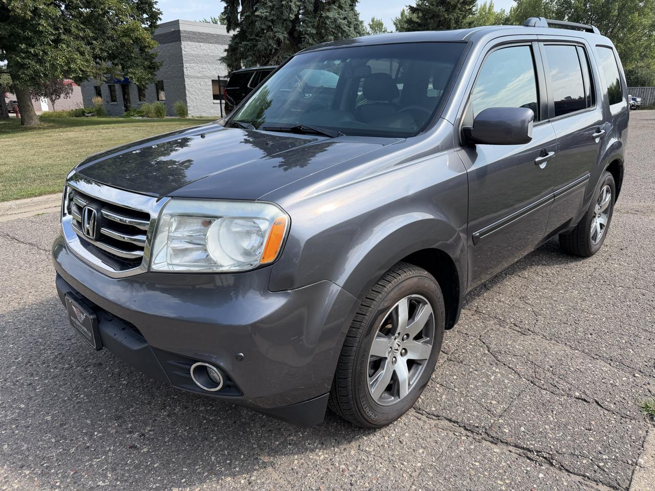 Honda Pilot Touring 4WD 5-Spd AT with DVD 2015