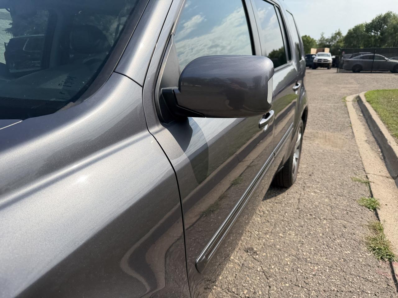 Honda Pilot Touring 4WD 5-Spd AT with DVD 2015