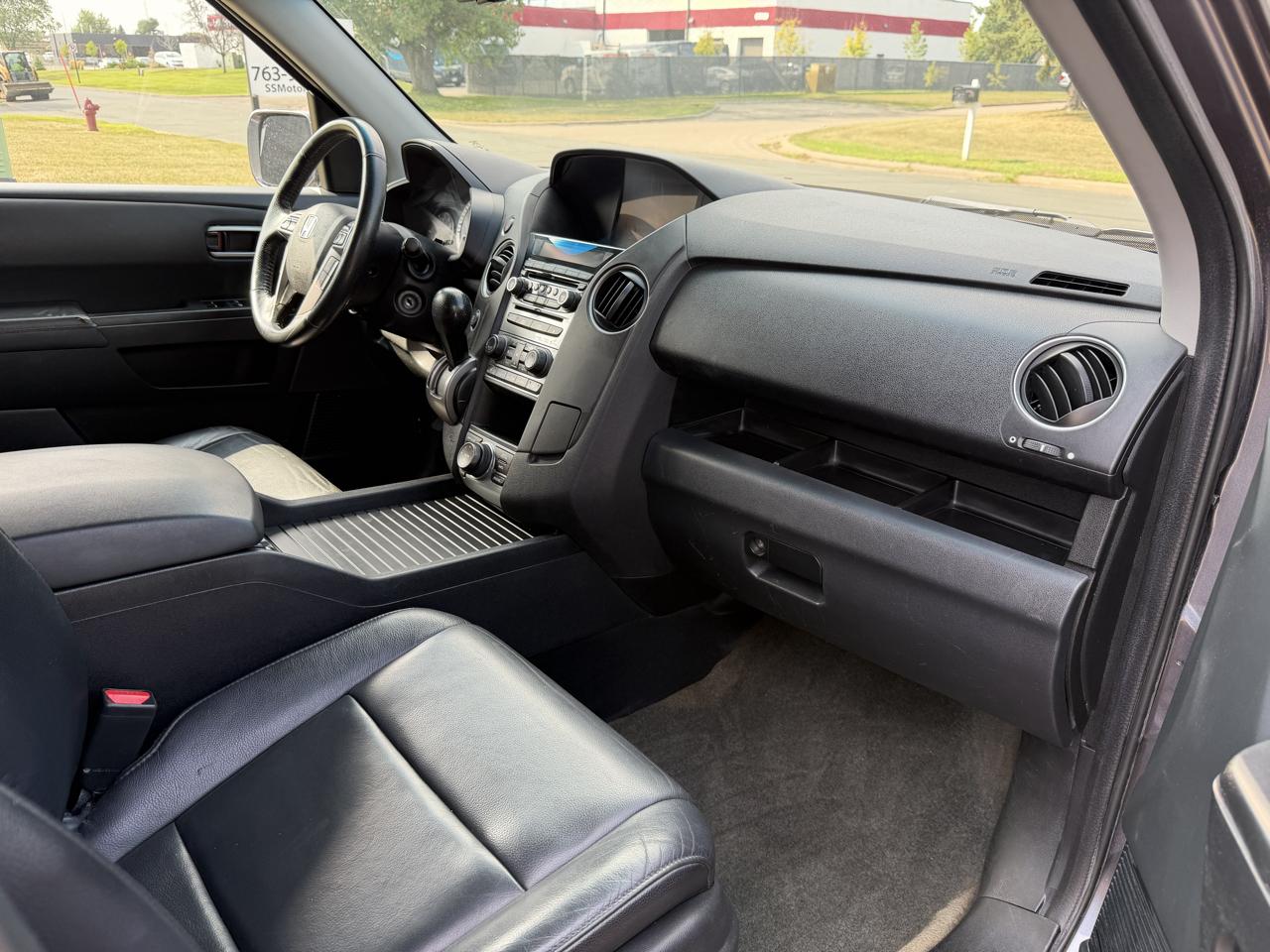 Honda Pilot Touring 4WD 5-Spd AT with DVD 2015