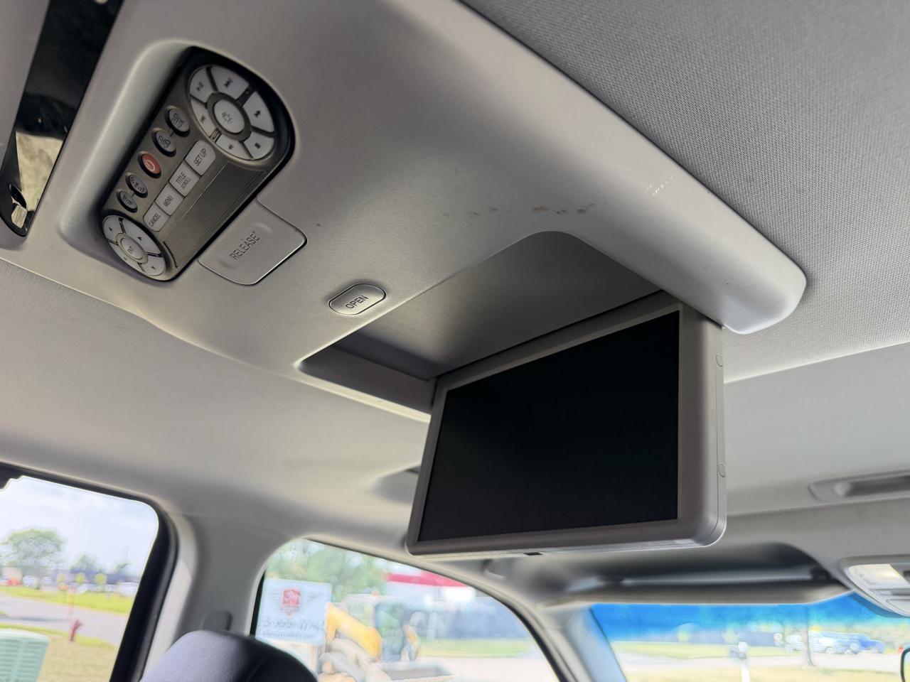 Honda Pilot Touring 4WD 5-Spd AT with DVD 2015