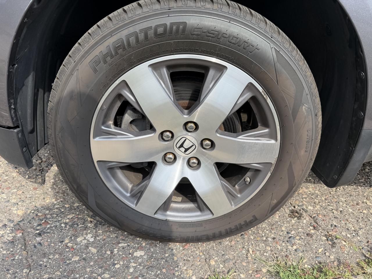 Honda Pilot Touring 4WD 5-Spd AT with DVD 2015