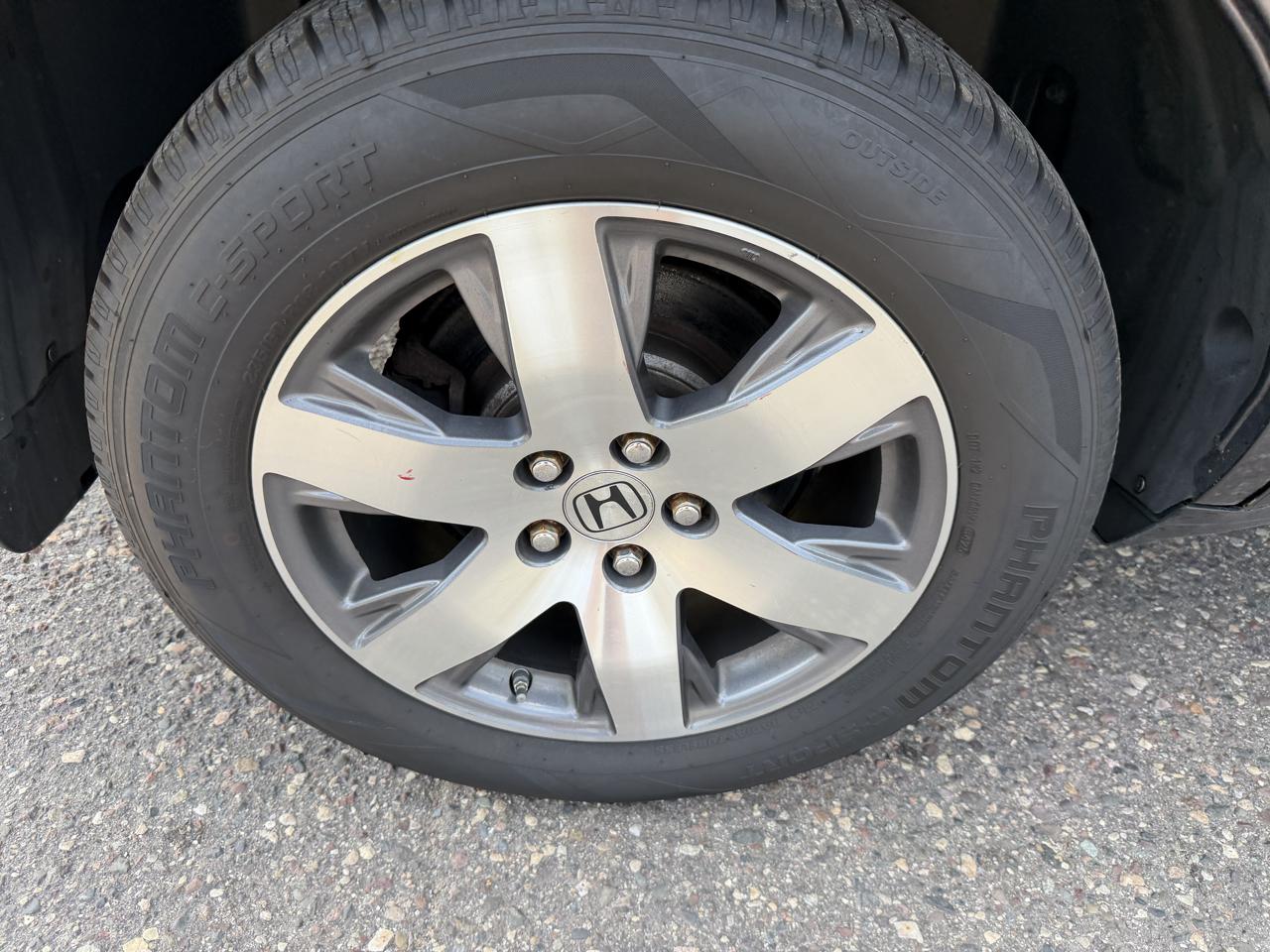Honda Pilot Touring 4WD 5-Spd AT with DVD 2015