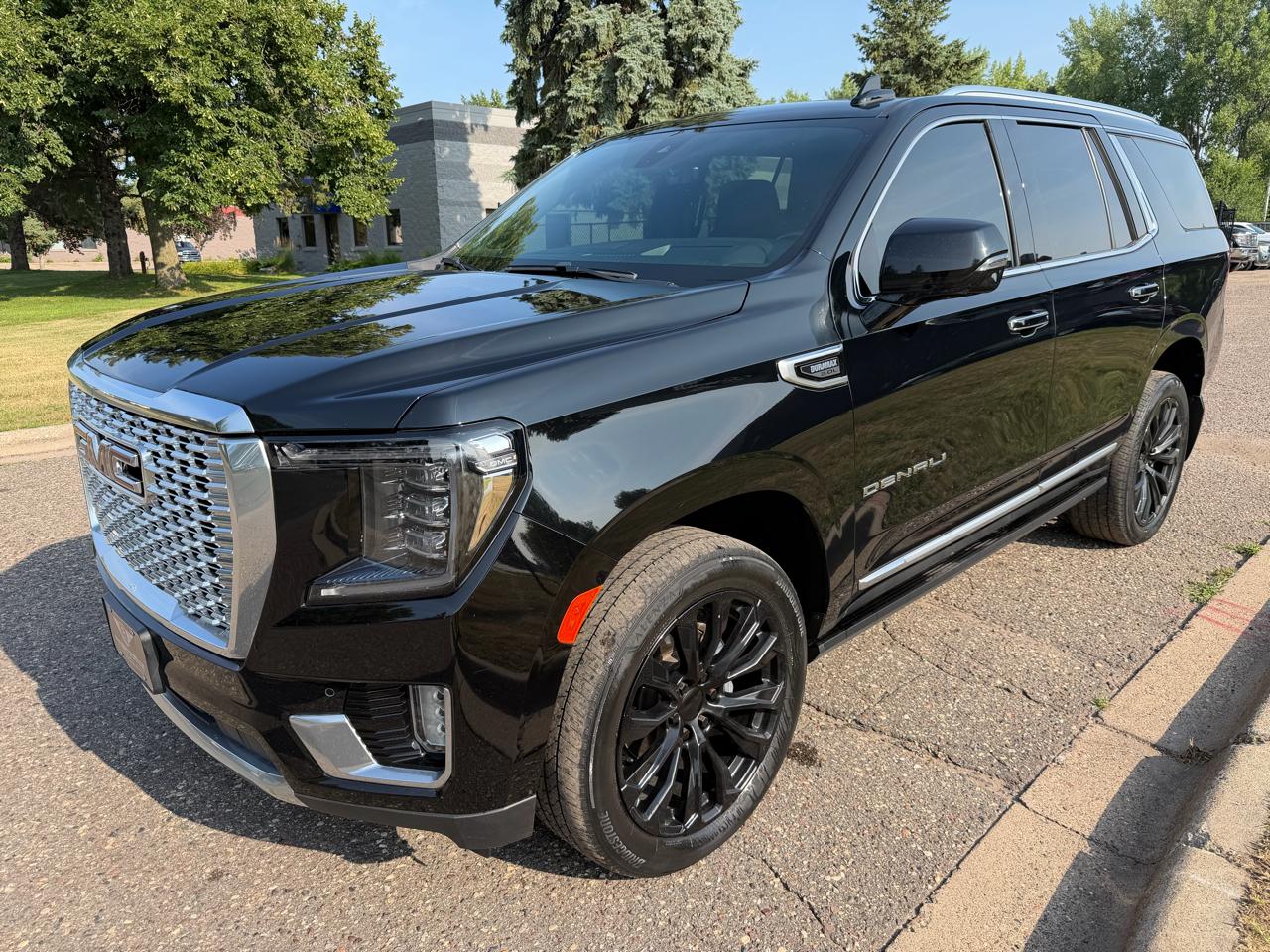 GMC Yukon Denali 4WD 2021