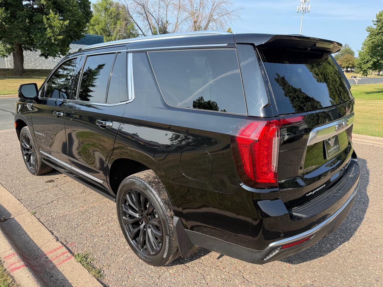 GMC Yukon Denali 4WD 2021