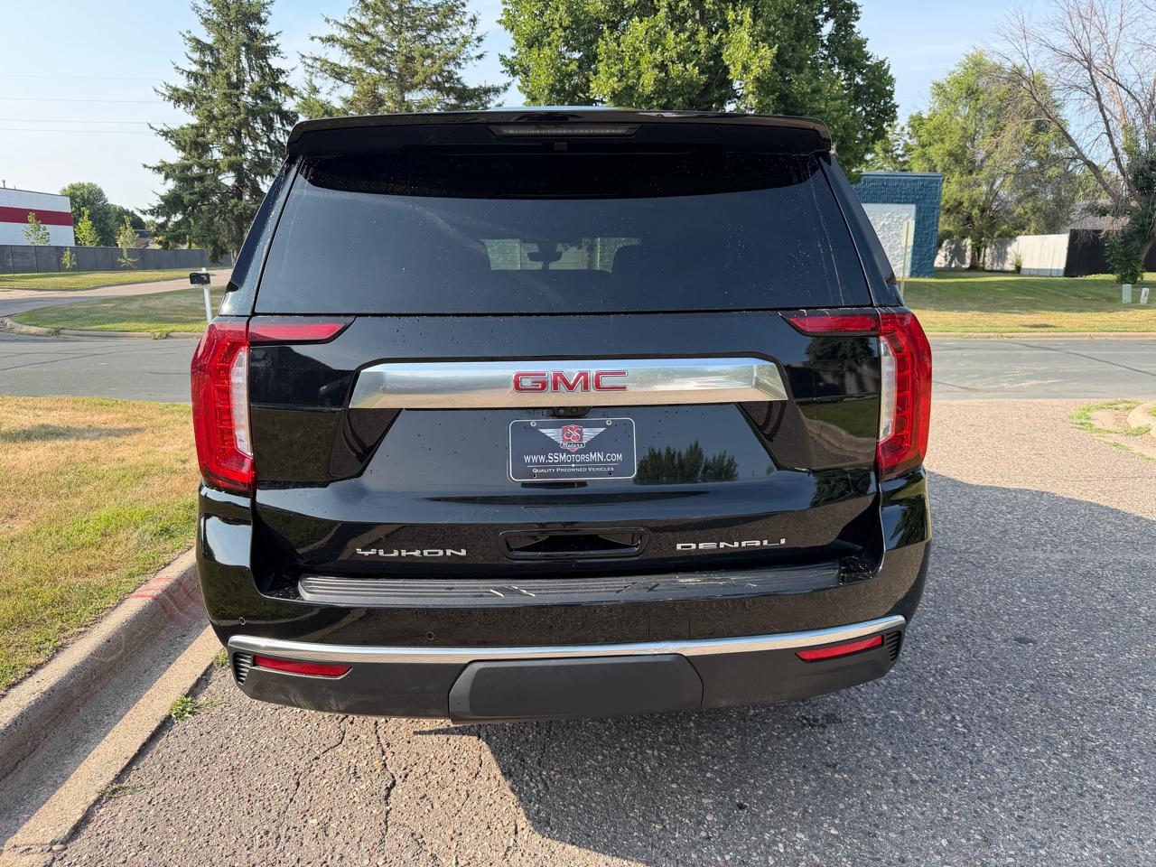 GMC Yukon Denali 4WD 2021