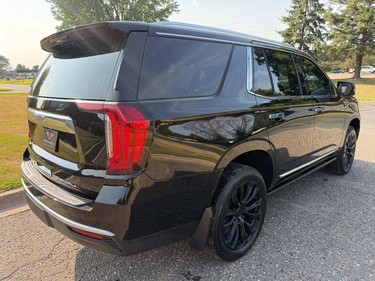 GMC Yukon Denali 4WD 2021