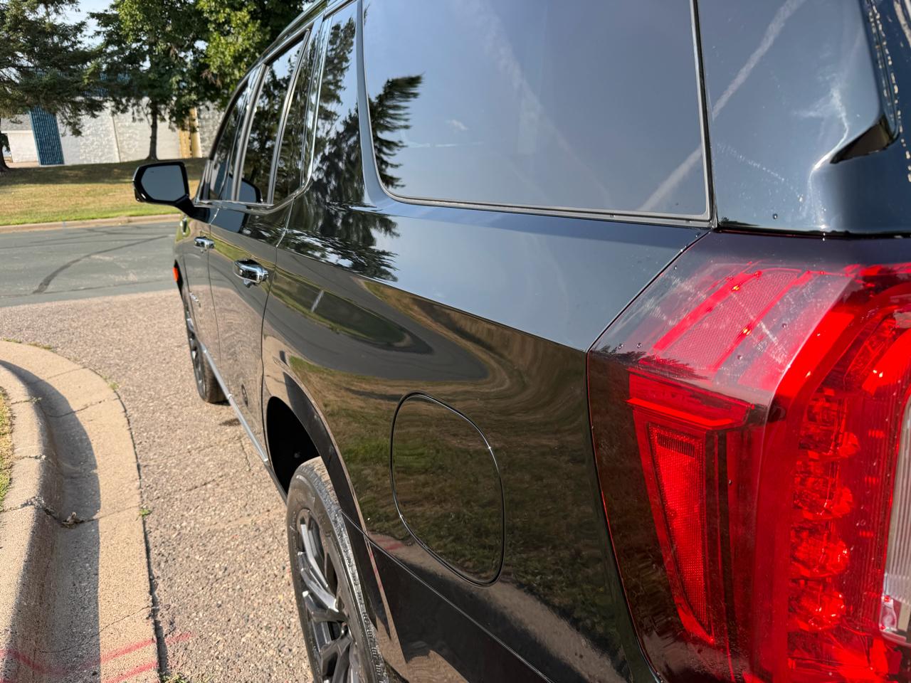 GMC Yukon Denali 4WD 2021