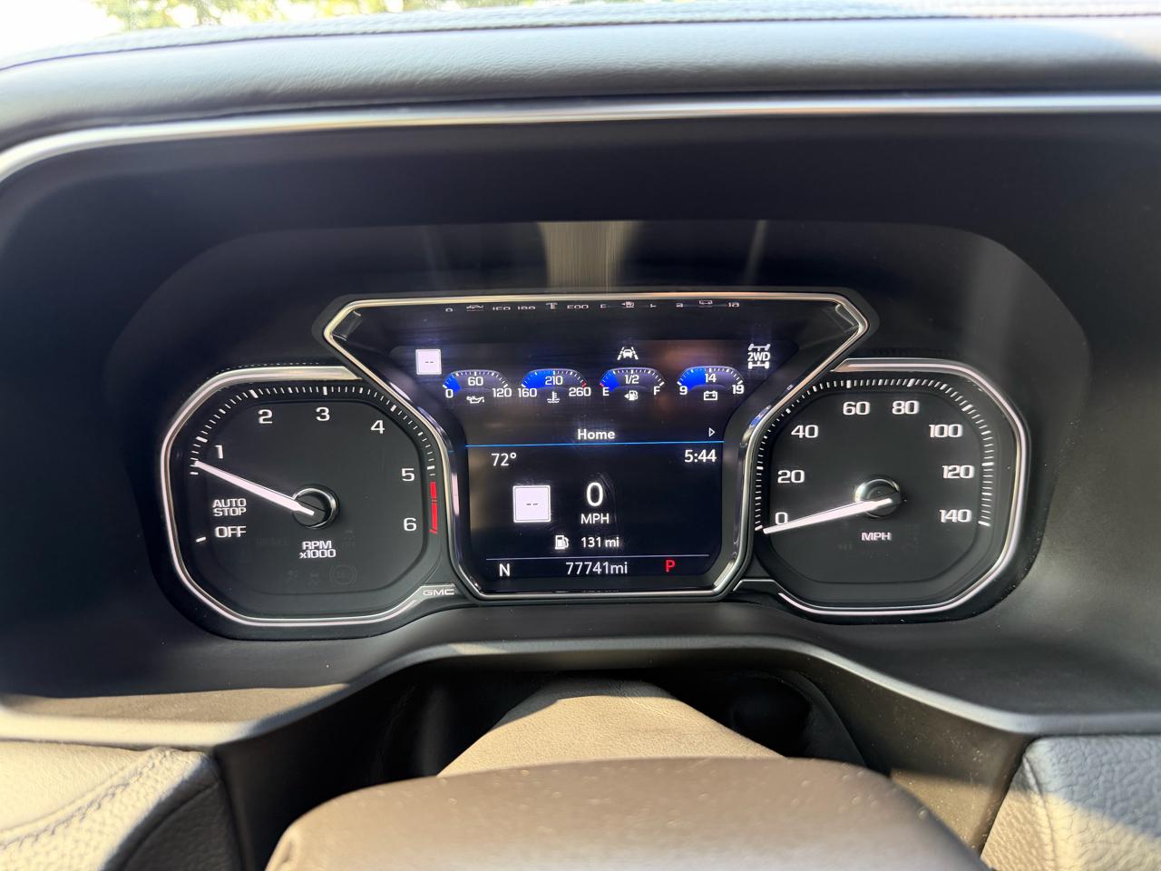 GMC Yukon Denali 4WD 2021