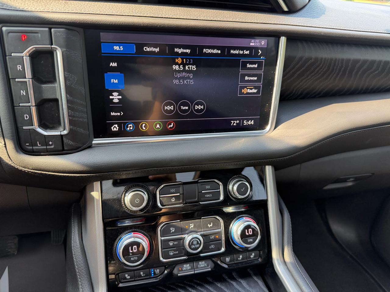 GMC Yukon Denali 4WD 2021