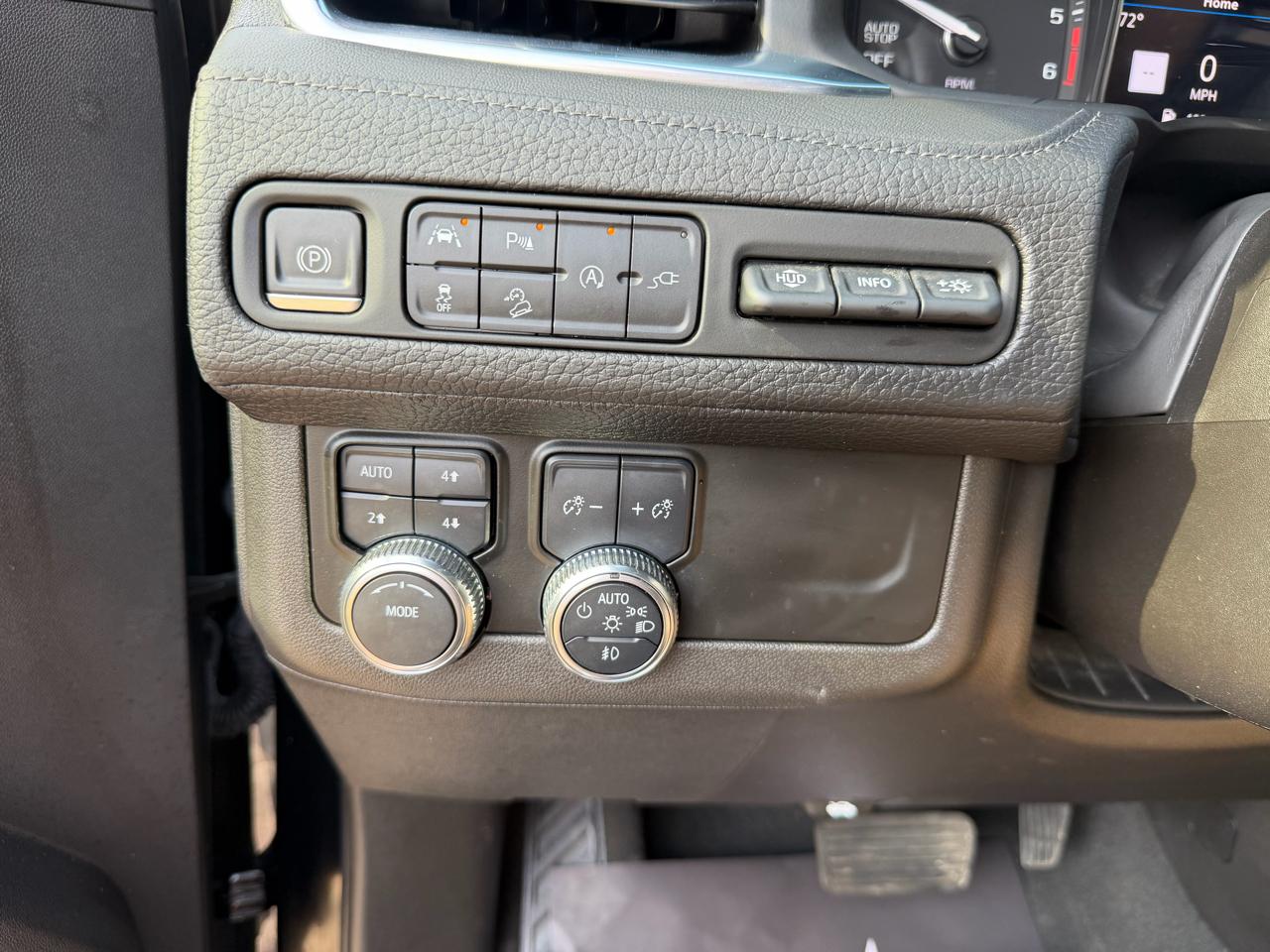 GMC Yukon Denali 4WD 2021